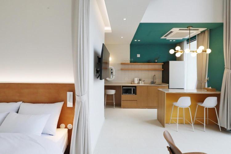 Bau Haus Villa Sokcho Exterior foto